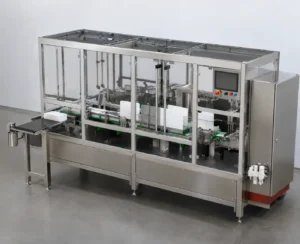 Estuchadora horizontal TL3 de INVPack para procesos de estuchado automatizado en líneas de producción.